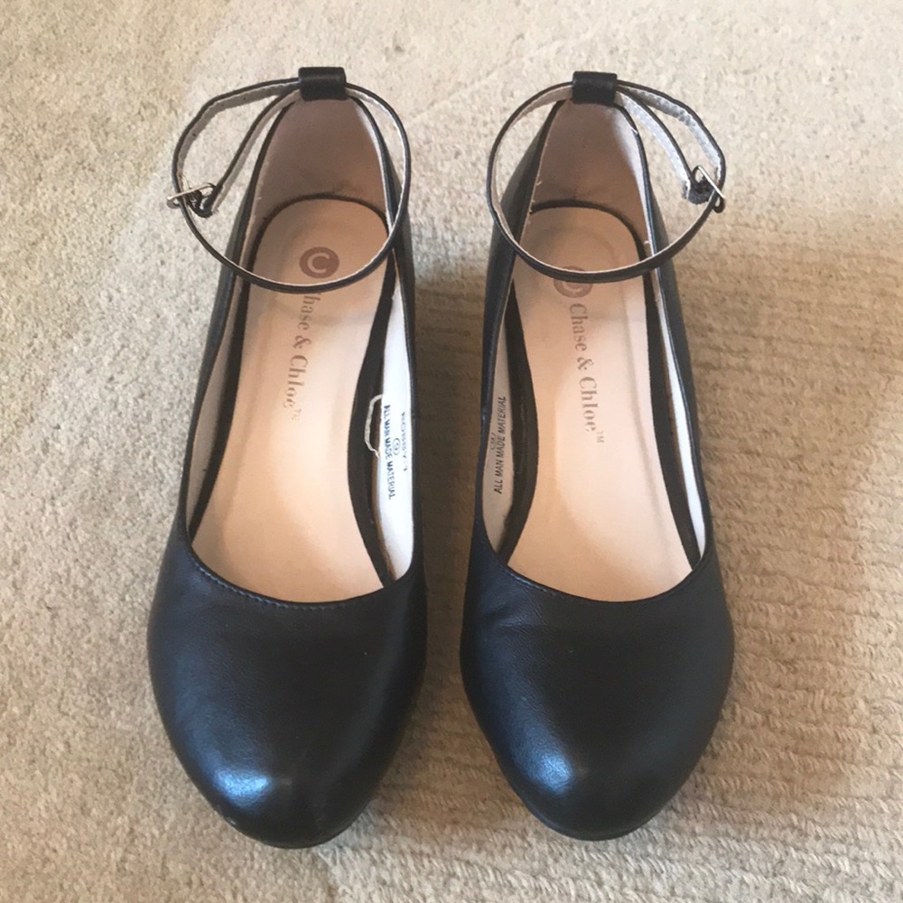 Chase & Chloe Black Leather Strap Wedges